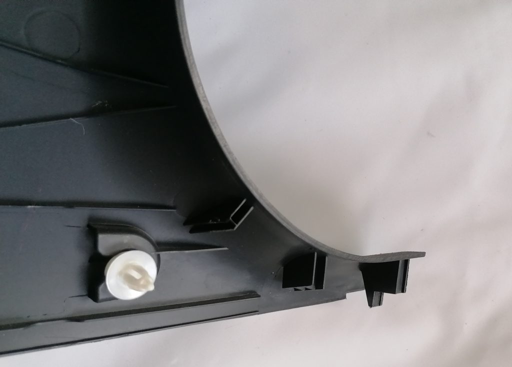 Vidējas salona statnes apdare priekš BMW 1 E87 2009 WHITE