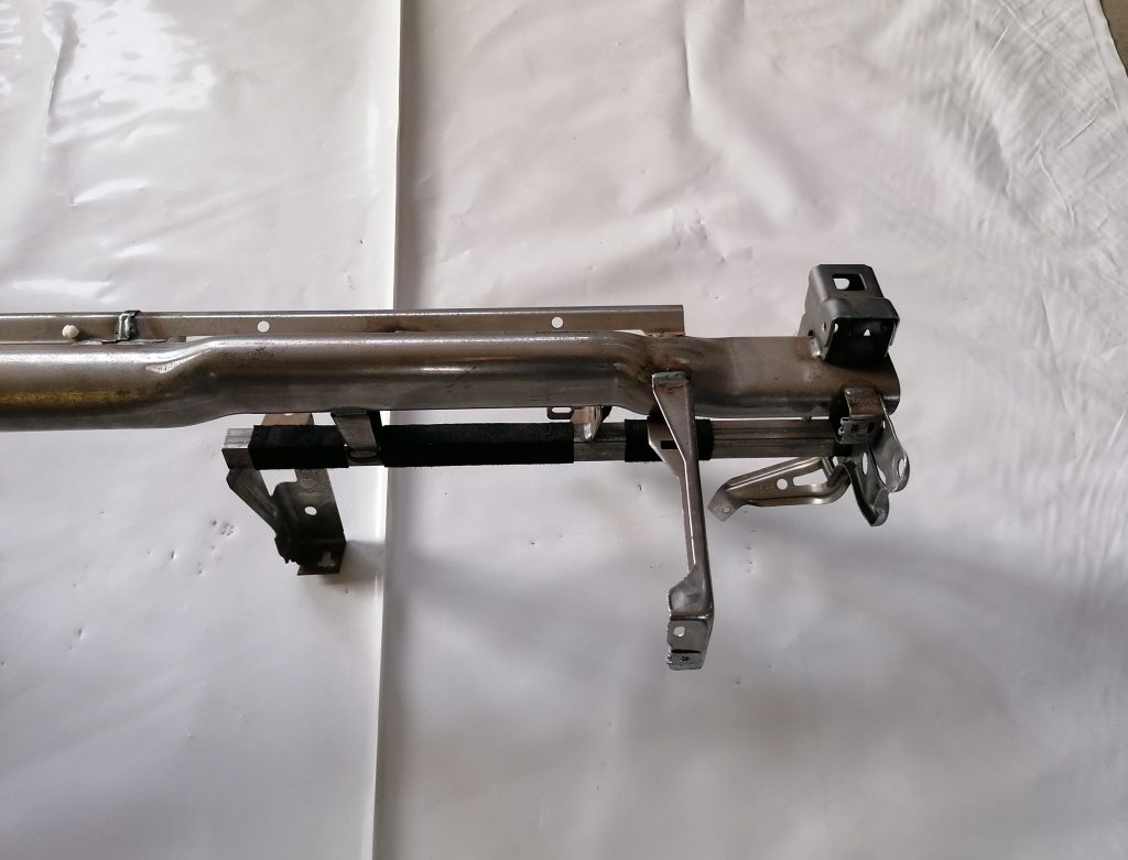 Mērinstrumentu paneļa pastiprinātājs priekš BMW 1 E87 2009 WHITE 2 Mērinstrumentu paneļa pastiprinātājs priekš BMW 1 E87 2009 WHITE