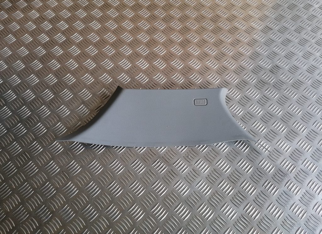 Bagažnieka nodalījuma statnes apdare priekš BMW 1 E87 2009 WHITE