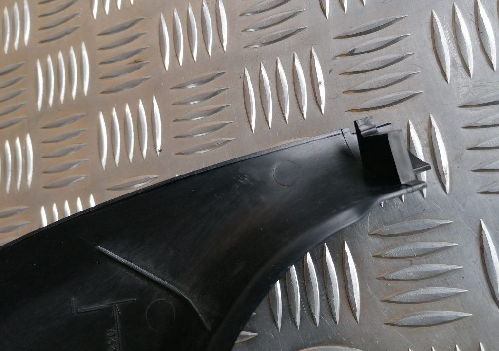 Sliekšņa priekšēja laba uzlika (salonā) priekš BMW 1 E87 2009 WHITE