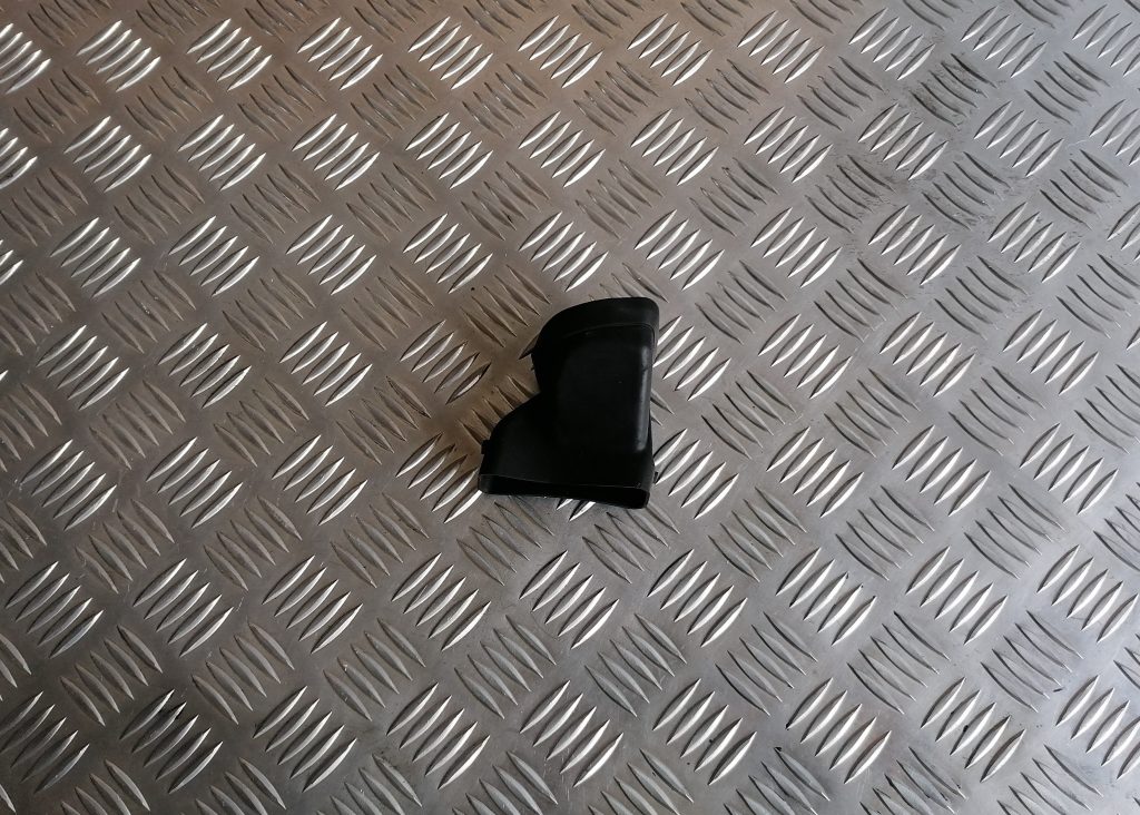 Salona gaisa vads priekš BMW 1 E87 2009 WHITE 1 Salona gaisa vads priekš BMW 1 E87 2009 WHITE