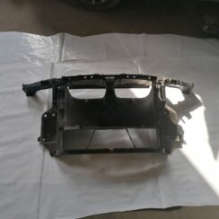 Priekšējā radiatora rāmis priekš BMW 1 E87 2009 WHITE