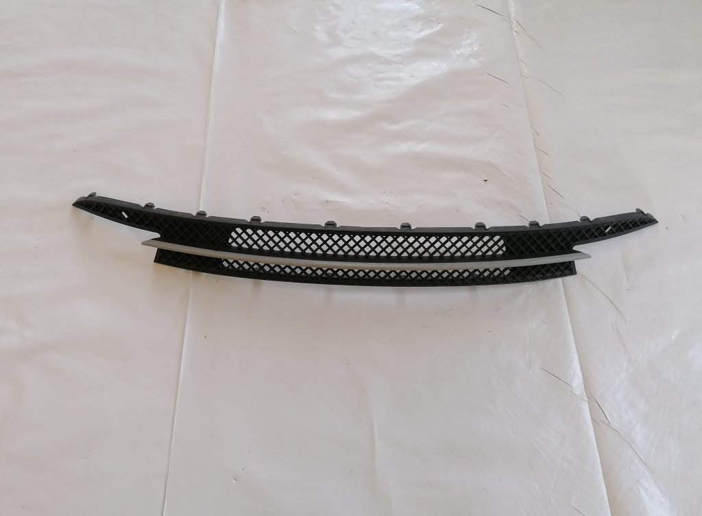 Bufera reste priekš BMW 1 E87 2009 WHITE 1 Bufera reste priekš BMW 1 E87 2009 WHITE