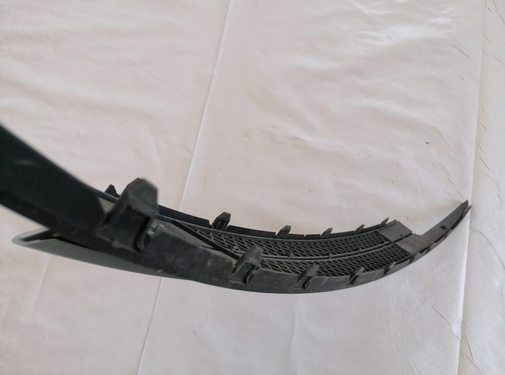 Bufera reste priekš BMW 1 E87 2009 WHITE 3 Bufera reste priekš BMW 1 E87 2009 WHITE