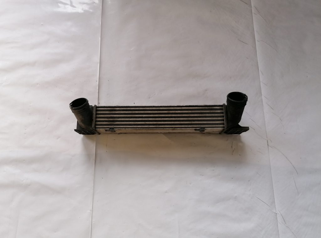 Interkūleris priekš BMW 1 E87 2009 WHITE 1 Interkūleris priekš BMW 1 E87 2009 WHITE