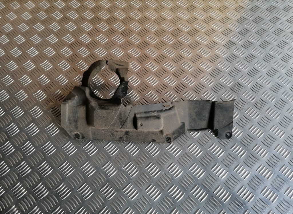 Virsbūves apakšējais aizsargs priekš BMW 1 E87 2009 WHITE 1 Virsbūves apakšējais aizsargs priekš BMW 1 E87 2009 WHITE