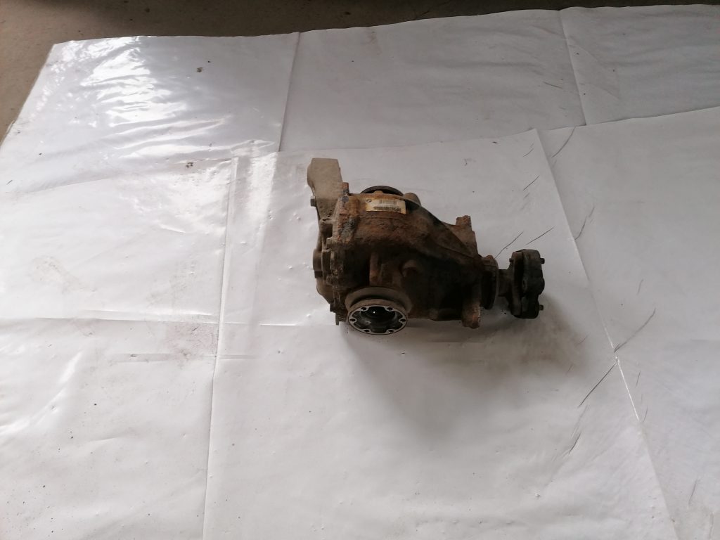 Aizmugurējais reduktors priekš BMW 1 E87 2009 WHITE