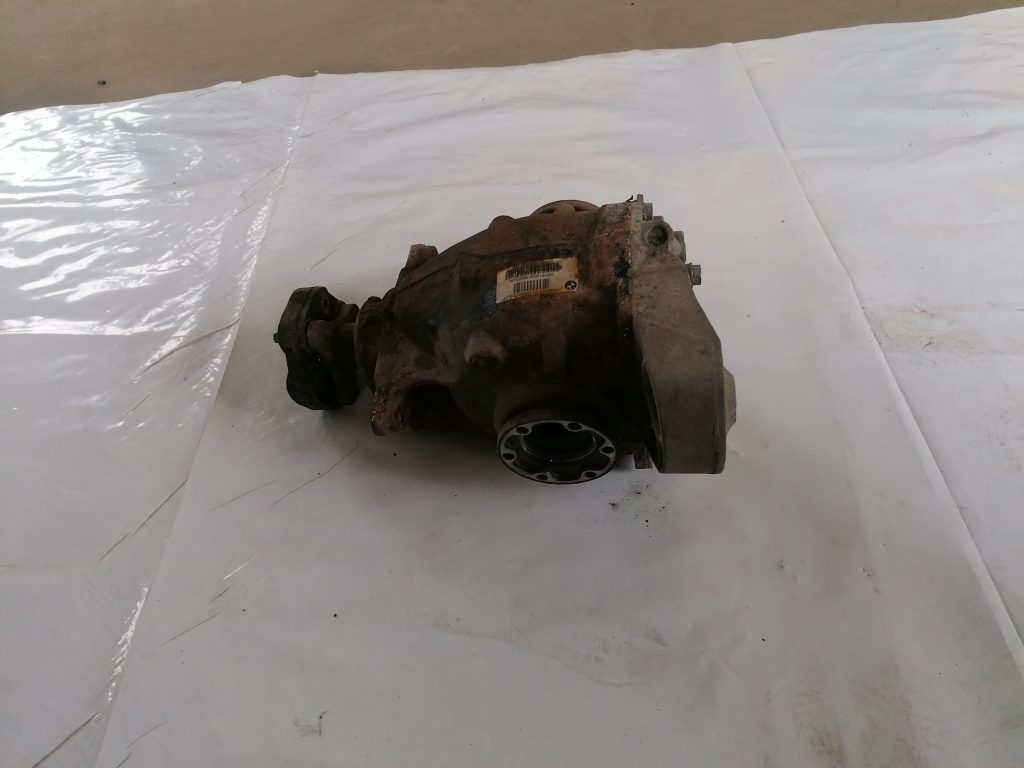 Aizmugurējais reduktors priekš BMW 1 E87 2009 WHITE