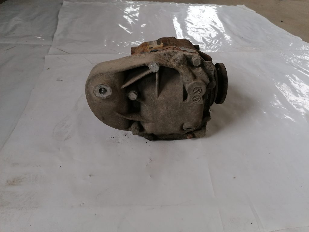 Aizmugurējais reduktors priekš BMW 1 E87 2009 WHITE