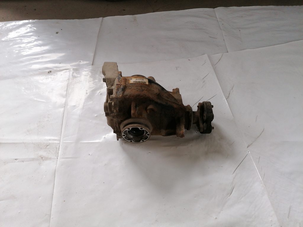 Aizmugurējais reduktors priekš BMW 1 E87 2009 WHITE