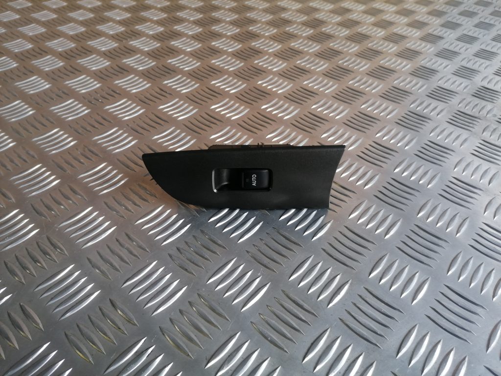 Stikla pacelšanas poga priekš LEXUS IS250 2007