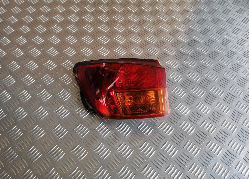 Aizmugurējais kreisais lukturis priekš LEXUS IS250 2007