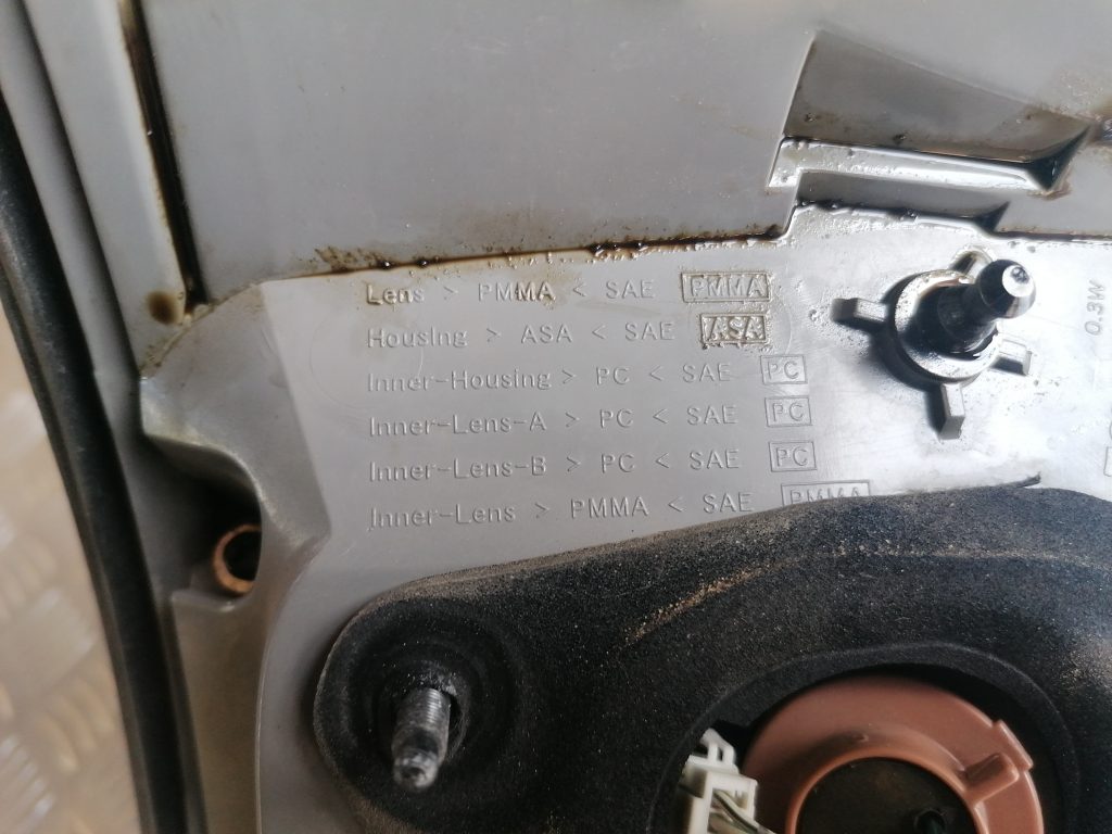 Aizmugurējais kreisais lukturis priekš LEXUS IS250 2007