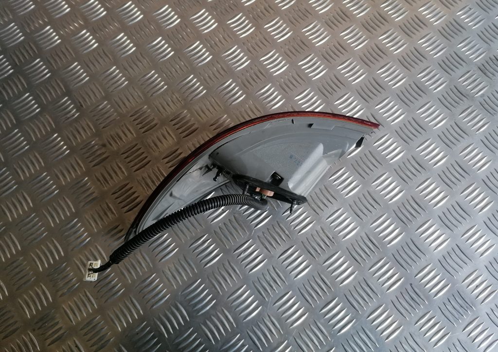 Aizmugurējais kreisais lukturis priekš LEXUS IS250 2007