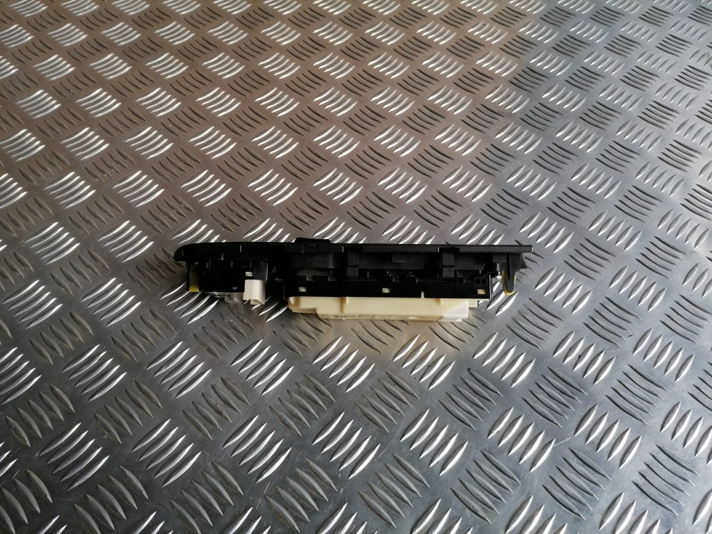 Šofera durvju slēdža pogas priekš LEXUS IS250 2007 3 Šofera durvju slēdža pogas priekš LEXUS IS250 2007