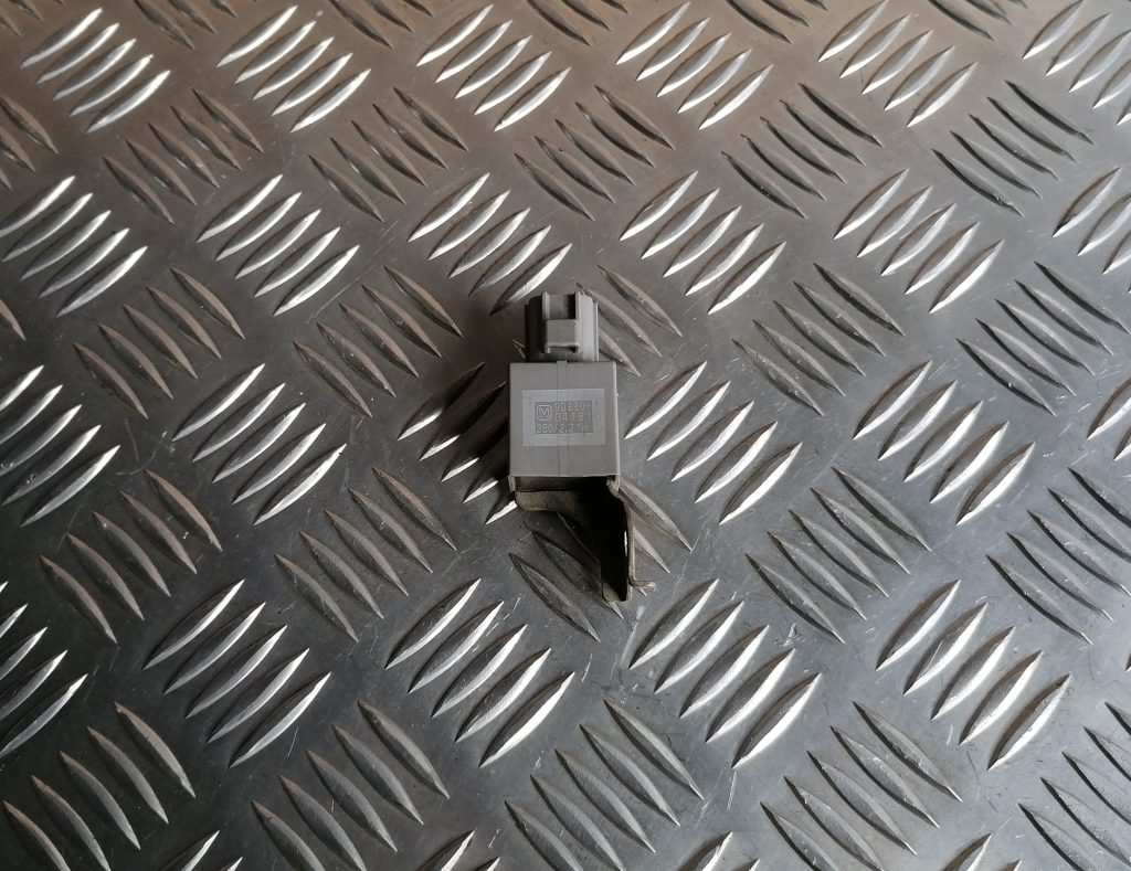 Radio kondensācijas devējs priekš LEXUS IS250 2007