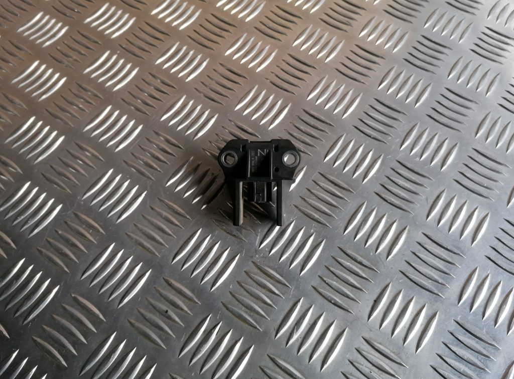 Drošības spilvena trieciensensors priekš LEXUS IS250 2007 1 Drošības spilvena trieciensensors priekš LEXUS IS250 2007