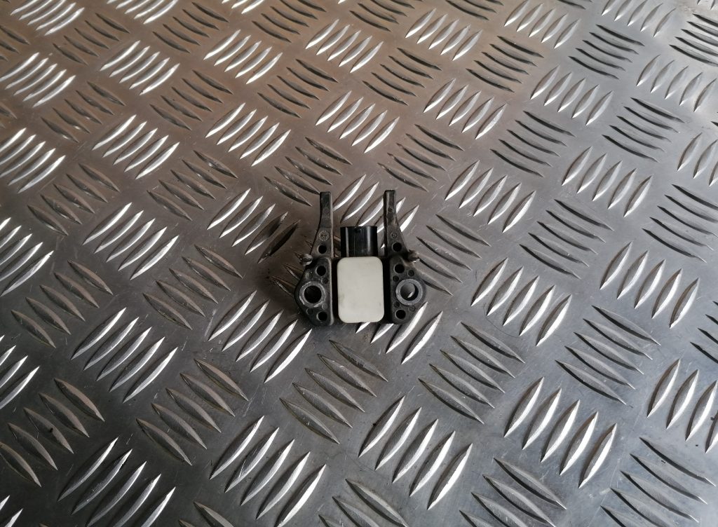 Drošības spilvena trieciensensors priekš LEXUS IS250 2007 2 Drošības spilvena trieciensensors priekš LEXUS IS250 2007