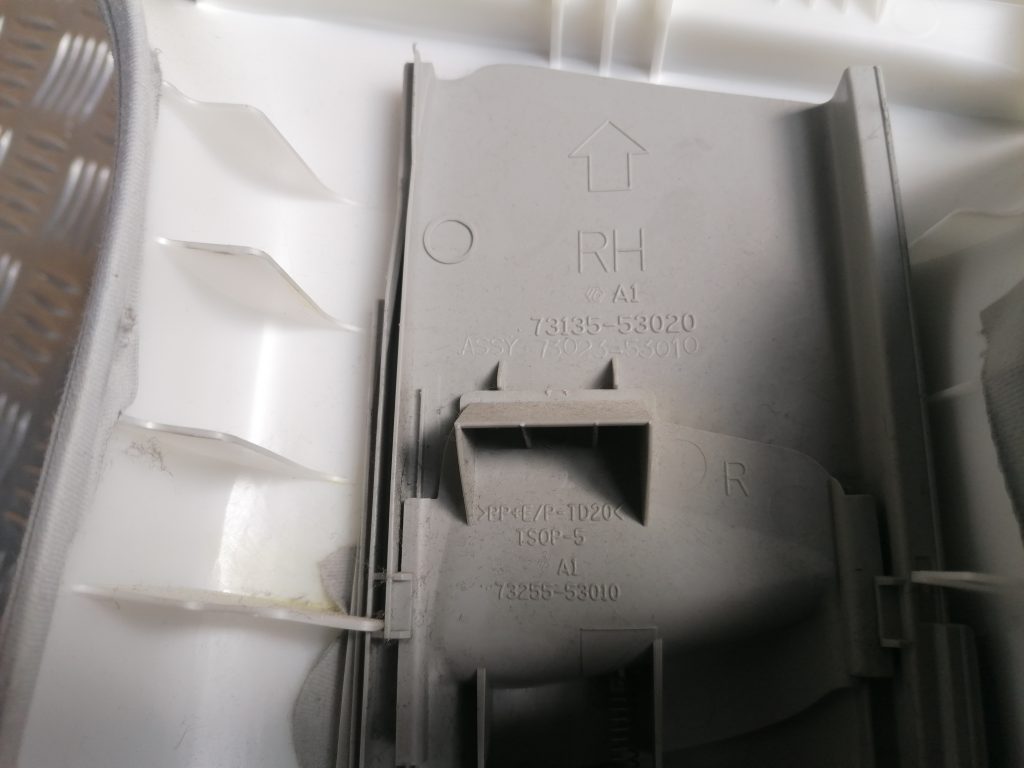 Vidējas salona statnes apdare priekš LEXUS IS250 2007