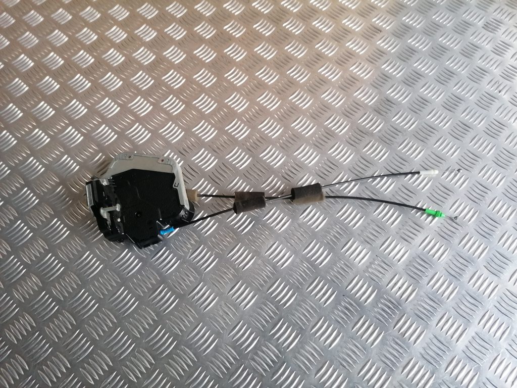 Aizmugurējo labo durvju slēdzene priekš LEXUS IS250 2007 1 Aizmugurējo labo durvju slēdzene priekš LEXUS IS250 2007