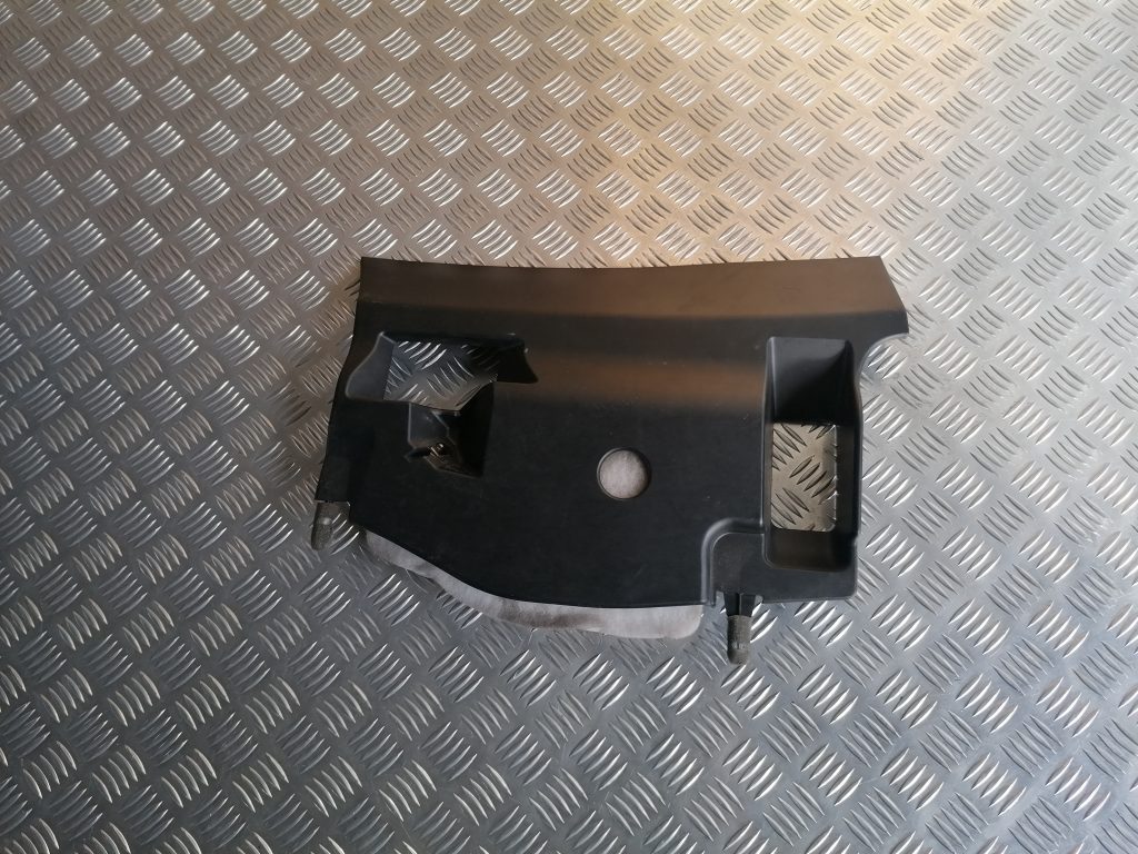 Mērinstrumentu paneļa apakšēja apdare priekš LEXUS IS250 2007