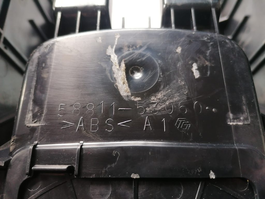 Centrālās konsoles apdares lielākā daļa priekš LEXUS IS250 2007 8 Centrālās konsoles apdares lielākā daļa priekš LEXUS IS250 2007