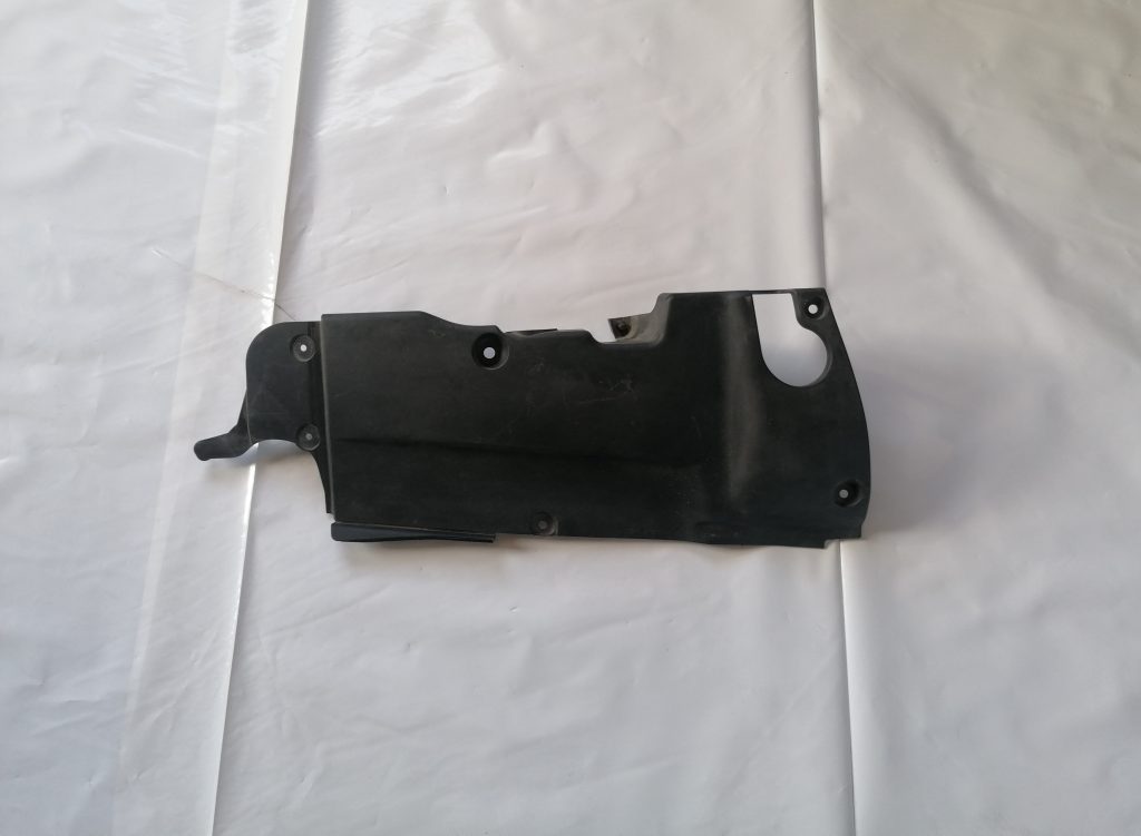 Dzinēja aizsargdaļas priekš LEXUS IS250 2007 1 Dzinēja aizsargdaļas priekš LEXUS IS250 2007