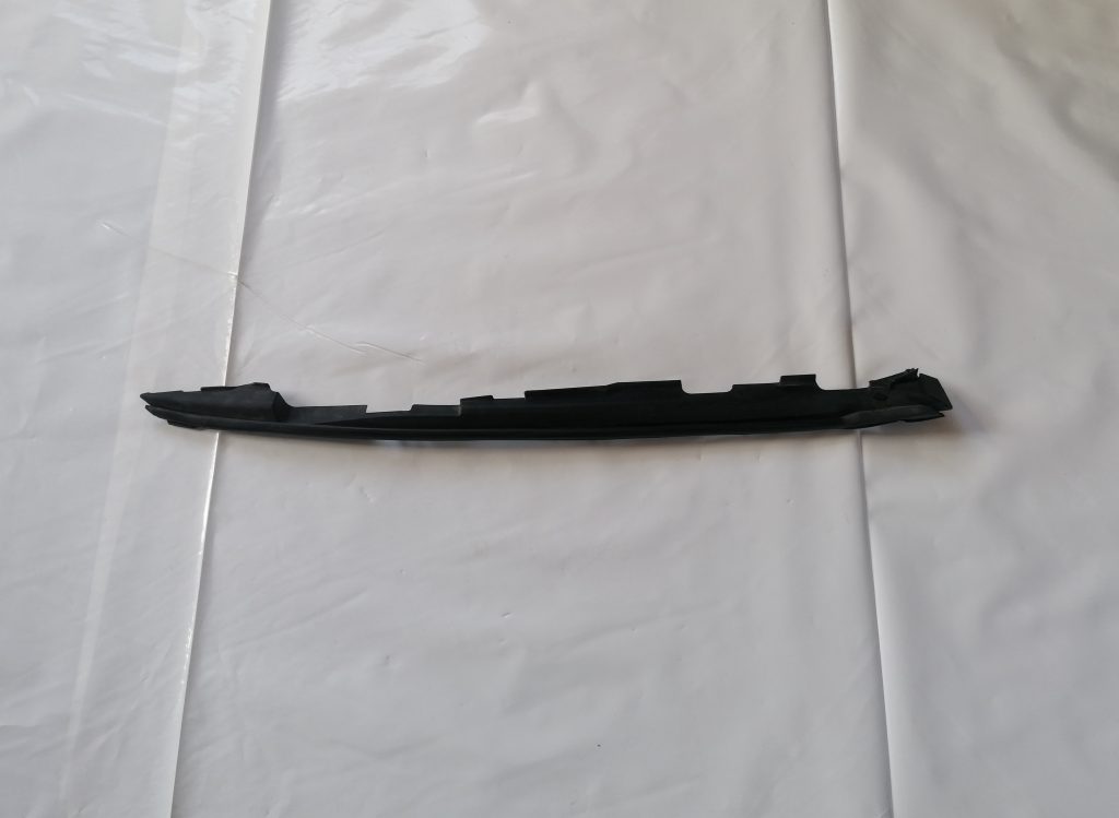 Priekšēja spārna uzlika/moldings priekš LEXUS IS250 2007