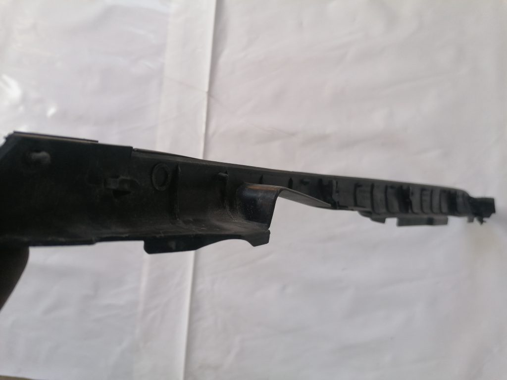 Priekšēja spārna uzlika/moldings priekš LEXUS IS250 2007