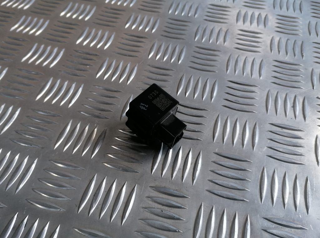 Stop signāla devējs priekš LEXUS IS250 2007 1 Stop signāla devējs priekš LEXUS IS250 2007