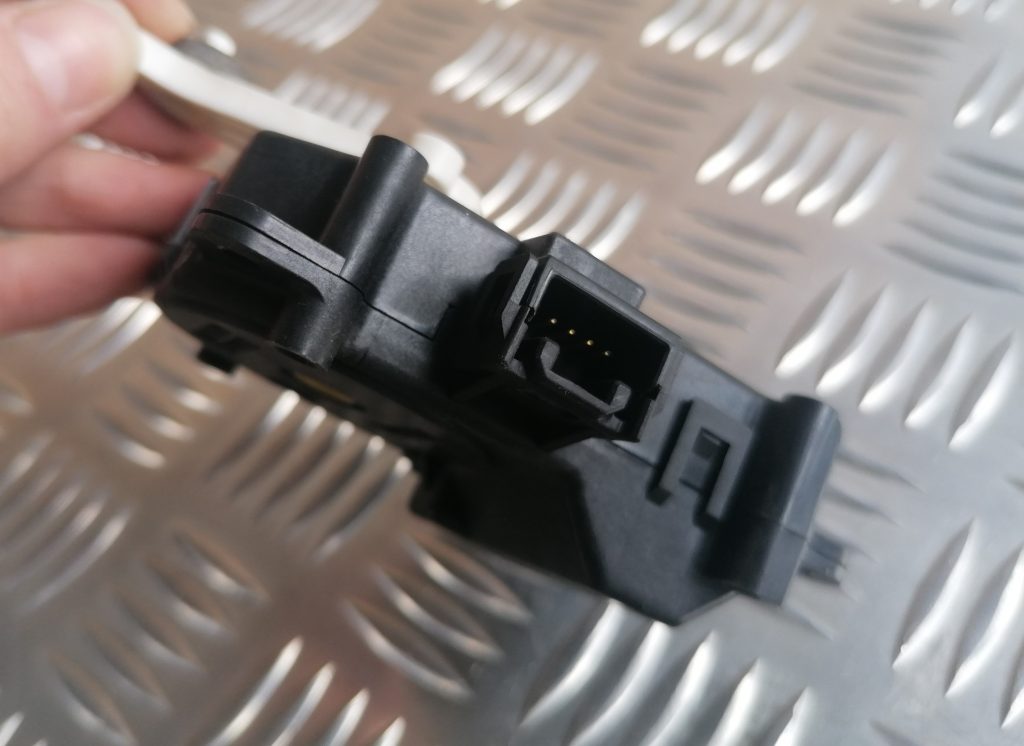 Apsildes sistēmas aktuators priekš LEXUS IS250 2007