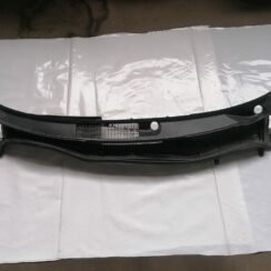 Vējstikla uzlikas (deflektora) režģis priekš LEXUS IS250 2007