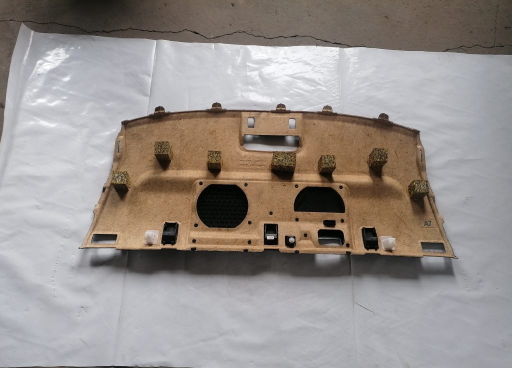 Bagāžnieka nodalījuma plaukts priekš LEXUS IS250 2007