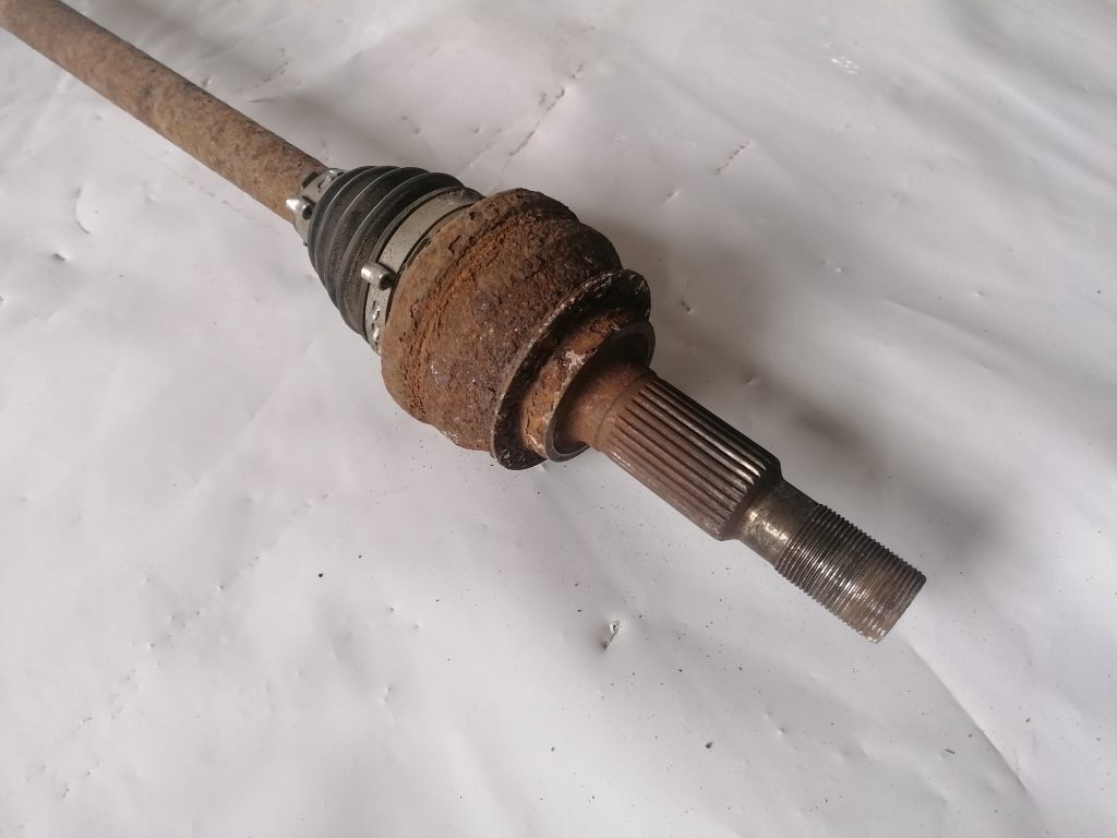 Pusass aizmugurē priekš LEXUS IS250 2007 3 Pusass aizmugurē priekš LEXUS IS250 2007