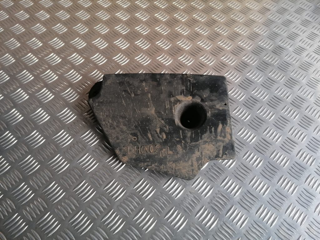 Dzinēja aizsargdaļas priekš LEXUS IS250 2007 1 Dzinēja aizsargdaļas priekš LEXUS IS250 2007