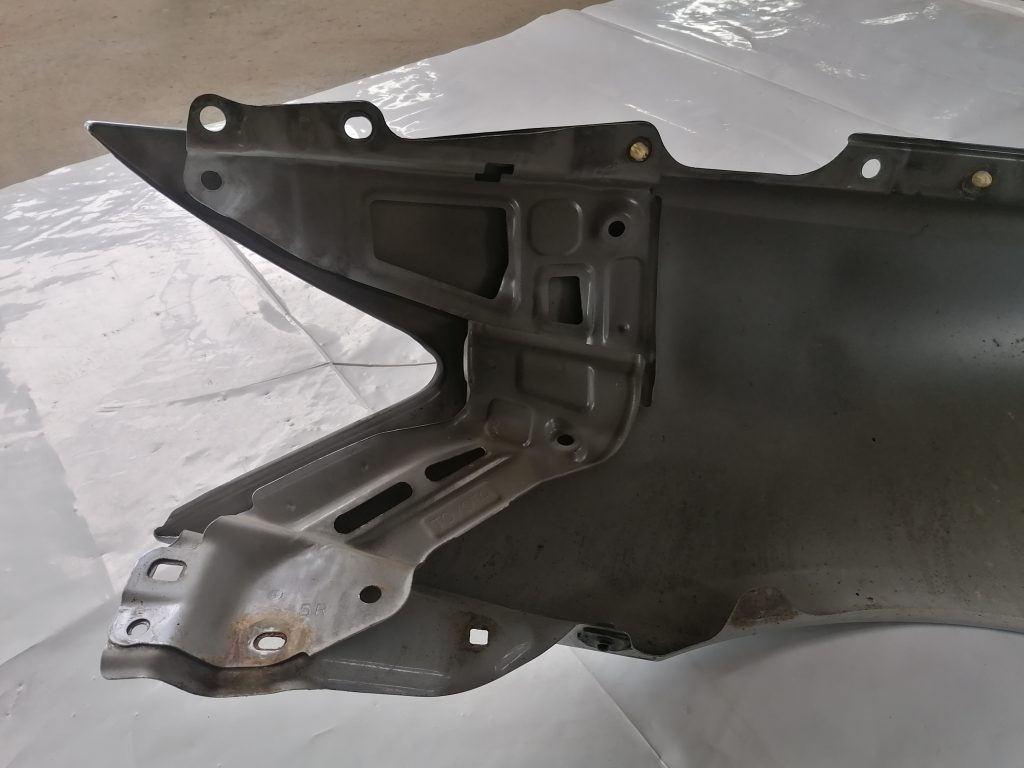 Priekšējais labais spārns priekš LEXUS IS250 2007 6 Priekšējais labais spārns priekš LEXUS IS250 2007