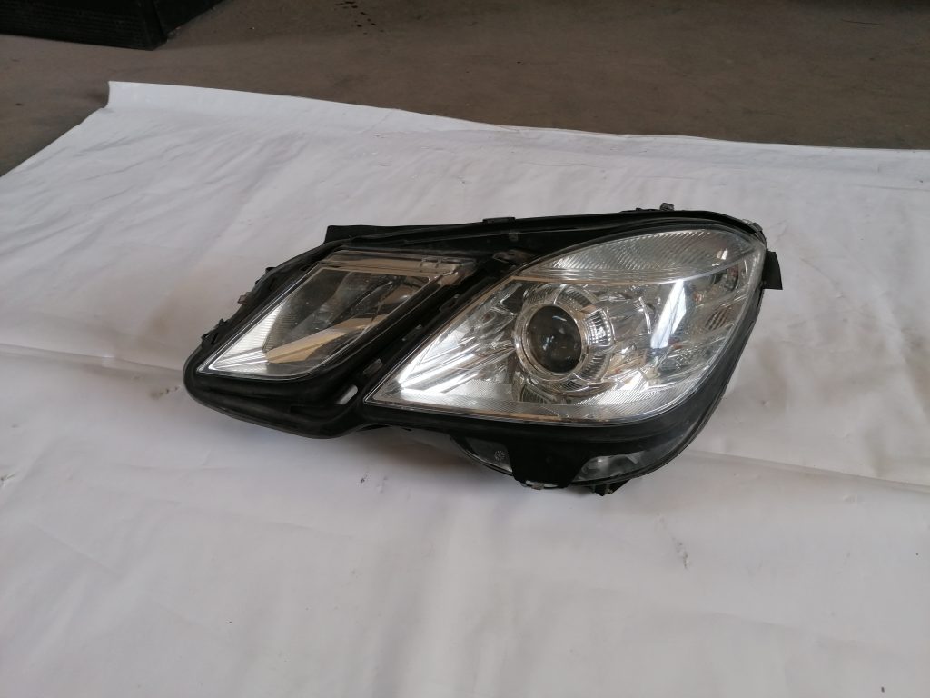 Priekšējais kreisais lukturis priekš Mercedes-Benz E 2009-2016 A2128208161