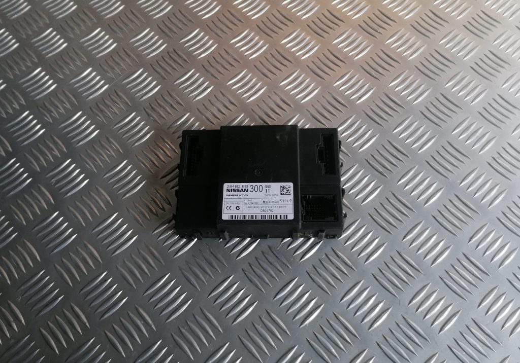 Komforta vadības bloks priekš NISSAN PATHFINDER 2006