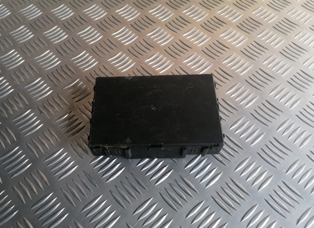 Komforta vadības bloks priekš NISSAN PATHFINDER 2006