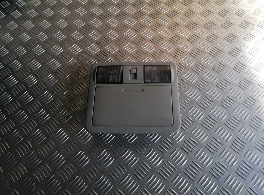 Salona apgaismojuma panelis priekš NISSAN PATHFINDER 2006 1 Salona apgaismojuma panelis priekš NISSAN PATHFINDER 2006