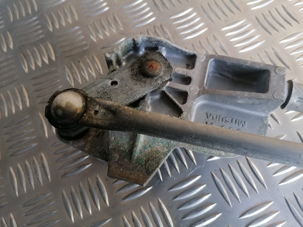 Vējstikla tīrīšanas mehānisms priekš NISSAN PATHFINDER 2006