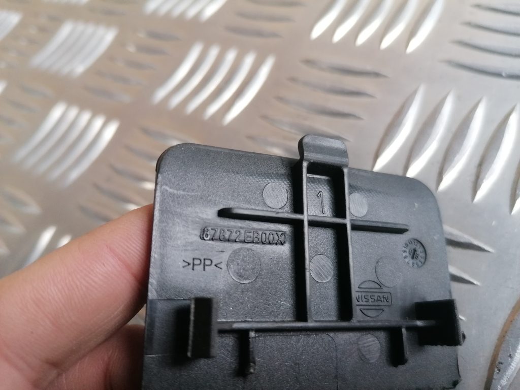 Salona apdares uzlika priekš NISSAN PATHFINDER 2006