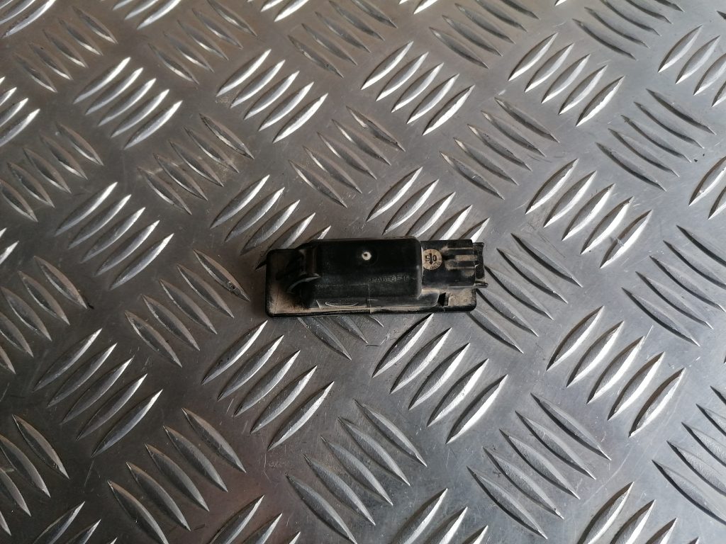 Numura zīmes apgaismojums priekš NISSAN PATHFINDER 2006 2 Numura zīmes apgaismojums priekš NISSAN PATHFINDER 2006