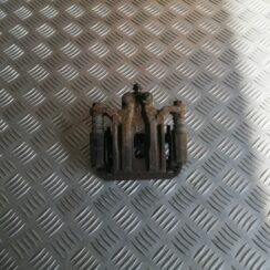 Aizmugurējais kreisais suports priekš NISSAN PATHFINDER 2006