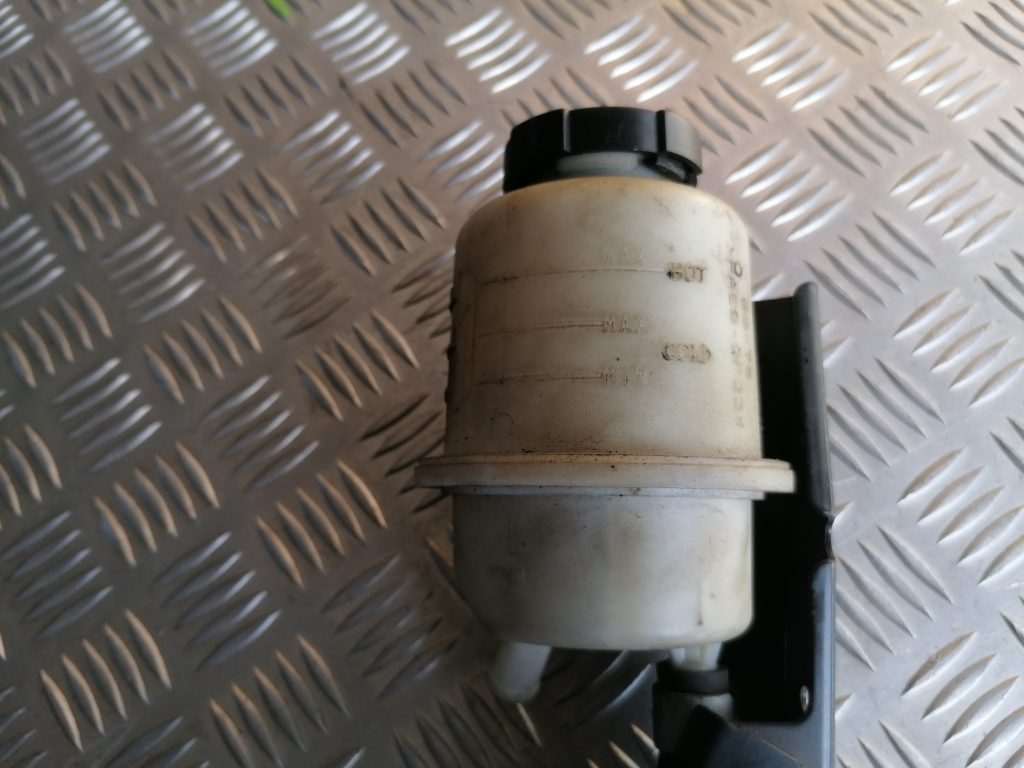 Stūres pastiprinātāja tvertne priekš NISSAN PATHFINDER 2006 2 Stūres pastiprinātāja tvertne priekš NISSAN PATHFINDER 2006