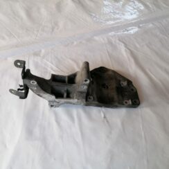 Ģeneratora kronšteins priekš NISSAN PATHFINDER 2006