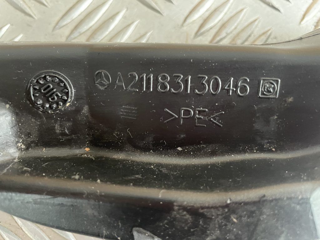 Salona gaisa vads priekš MERCEDES BENZ CLS 320 2005 4 Salona gaisa vads priekš MERCEDES BENZ CLS 320 2005