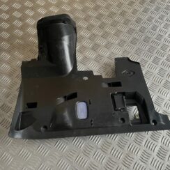 Mērinstrumentu paneļa apakšēja apdare priekš MERCEDES BENZ CLS 320 2005