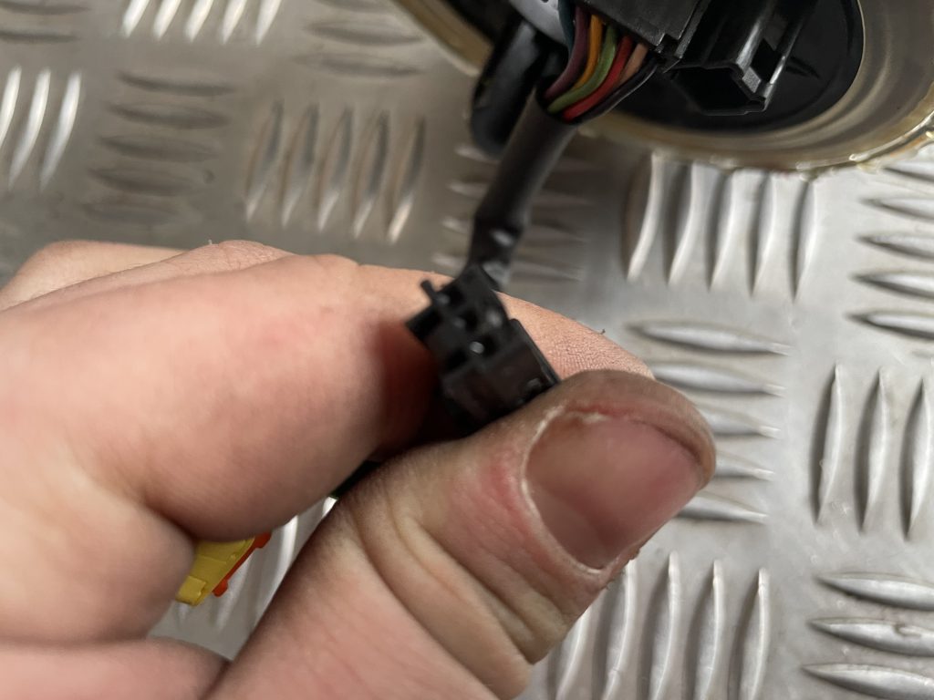 Drošības spilvena slīdgredzens priekš MERCEDES BENZ CLS 320 2005 4 Drošības spilvena slīdgredzens priekš MERCEDES BENZ CLS 320 2005