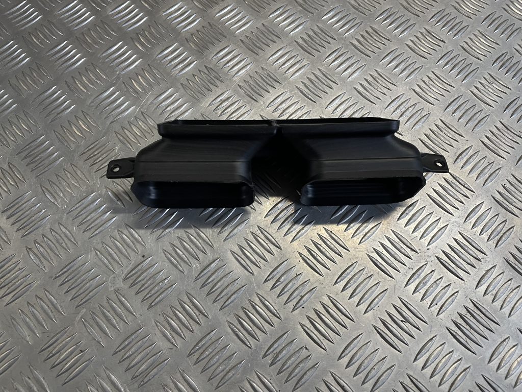 Salona gaisa vads priekš MERCEDES BENZ CLS 320 2005 1 Salona gaisa vads priekš MERCEDES BENZ CLS 320 2005